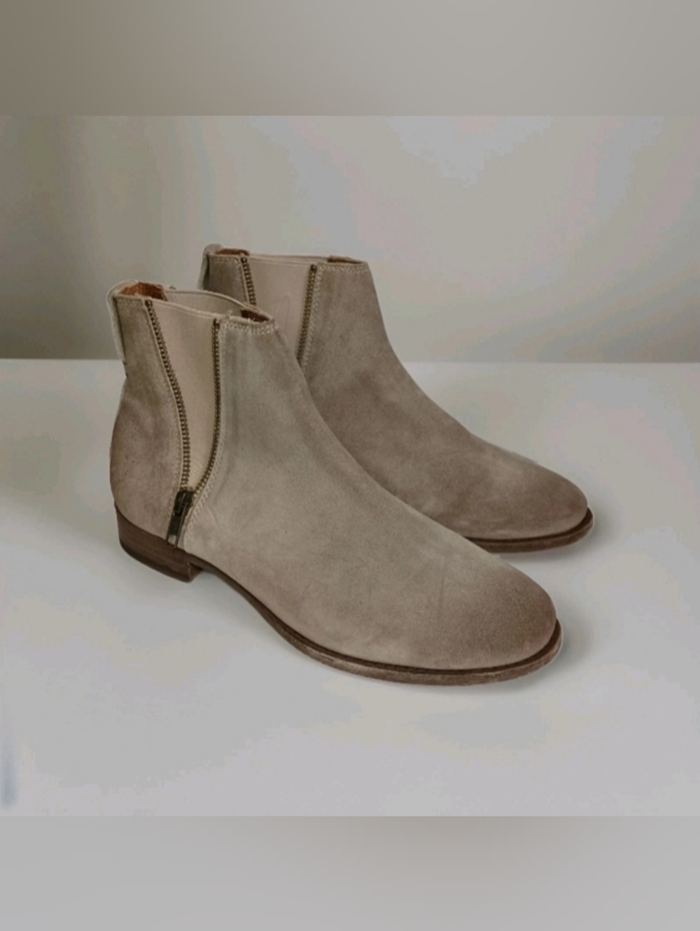 Frye Carly Ash Suede Zip Chelsea Ankle Booties Size - 9 B